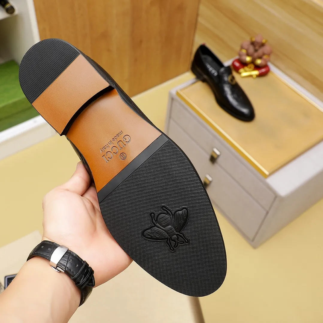 Men's men's shoes 💰400 🆘【GUCCI】Gucci ·🐑里· Hot-selling beanie shoes, top brand luxury, top quality, latest fashion beanie shoes.. The upper is made of original first-layer cowhide. (🐑leather·inner). The original stylish and stylish soft rubber wear-resistant and non-slip outsole is light and comfortable on the foot, available in black! Matching code: 39/45 (38.46. Can be customized)